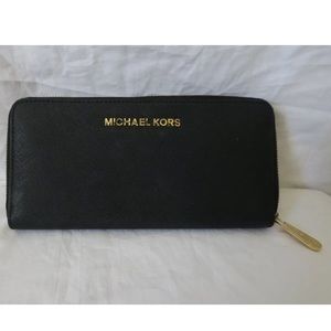 Michael Kors Jet Set Travel Continental Wallet